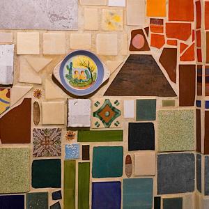 Miscellaneous tiles were salvaged from neighbors, donation centers, and artisans’ leftovers.
